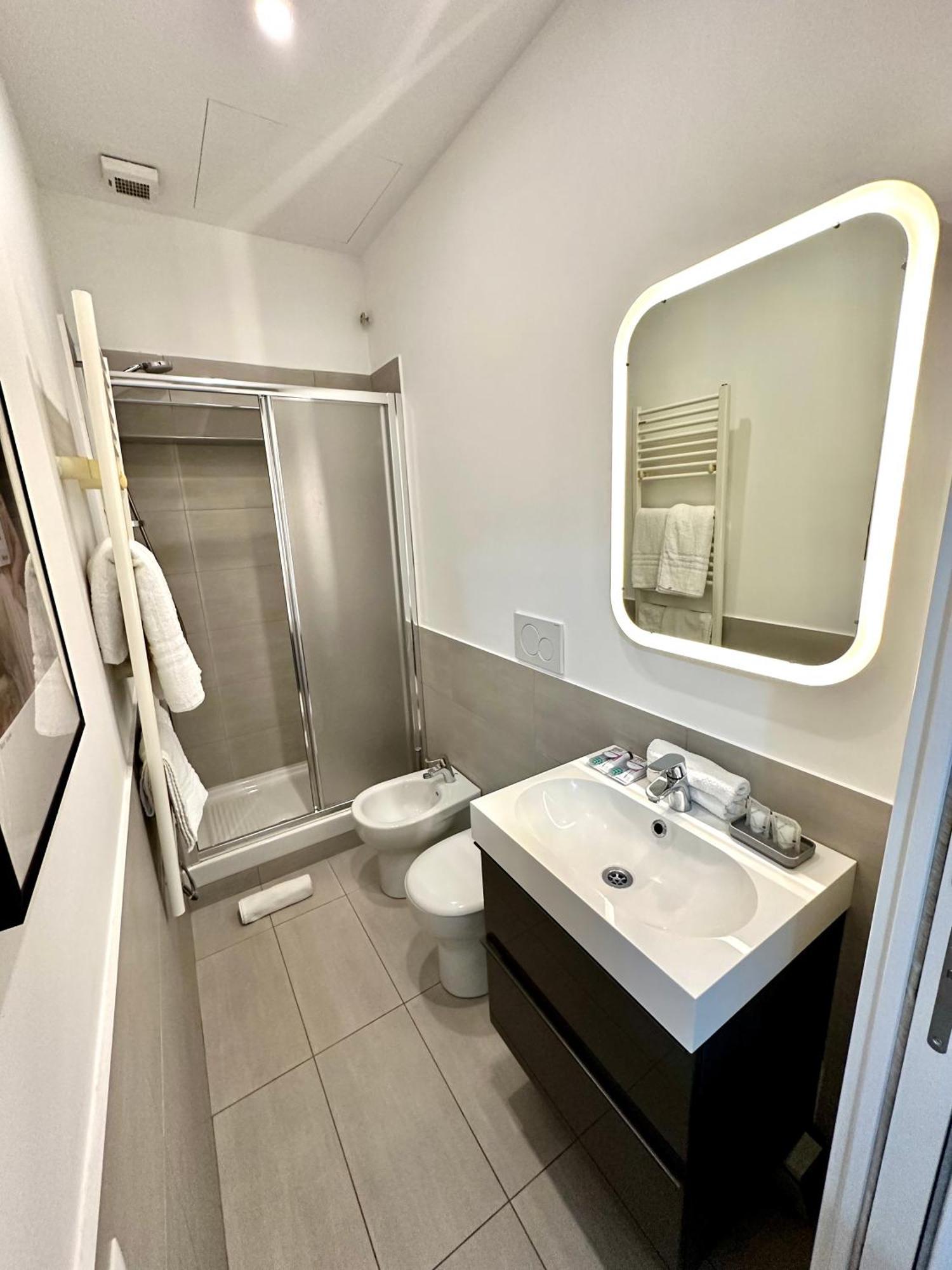 Purple House - Garibaldi Fs Apartman Milánó Kültér fotó